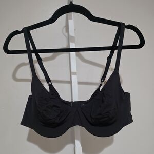 *NWT* Skims Signature Swim Full Coverage Bikini Top